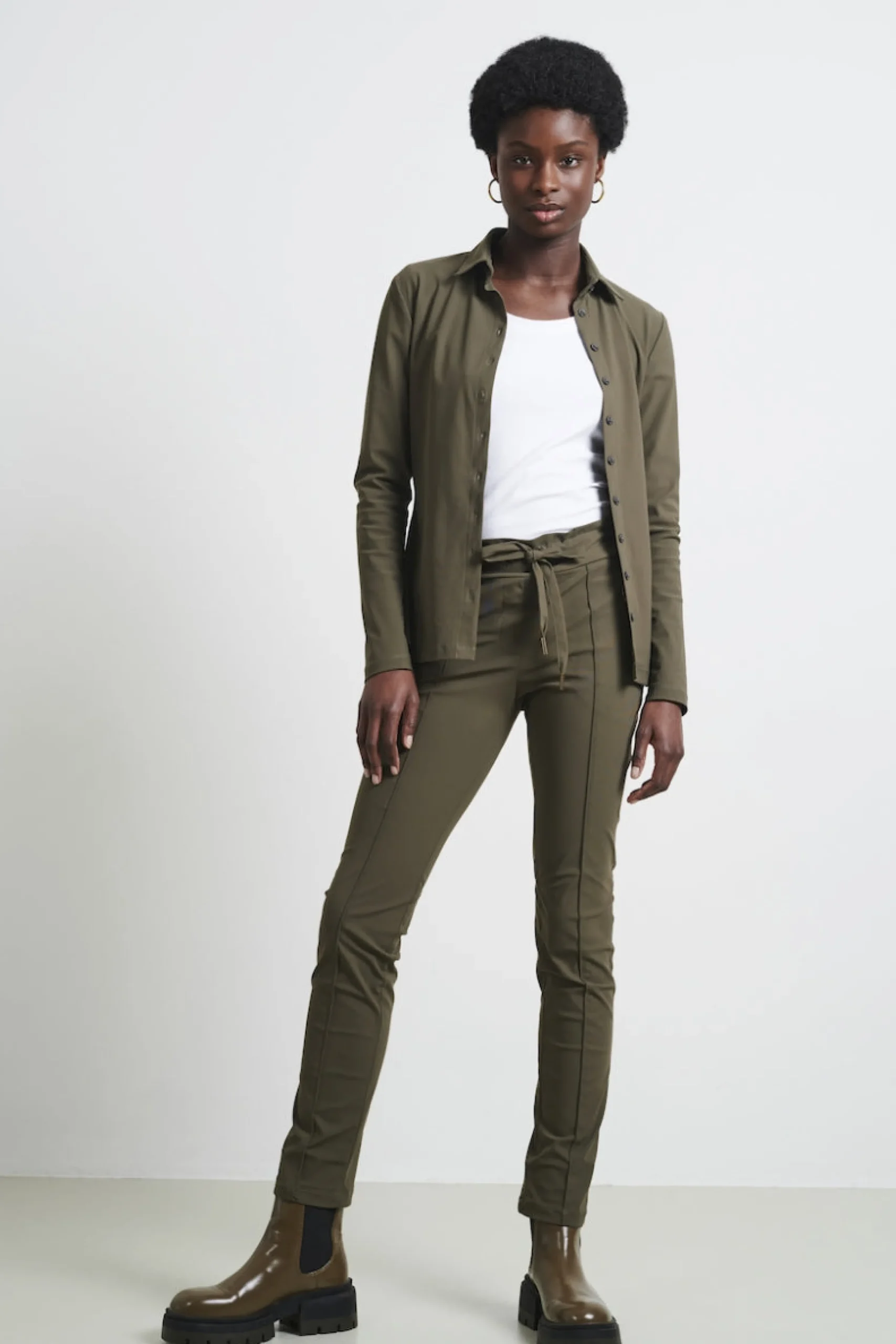 blouse_betty_easy_wear_te_1-1.webp Jane Lushka Blouse Betty Easy Wear Technical Jersey | Army